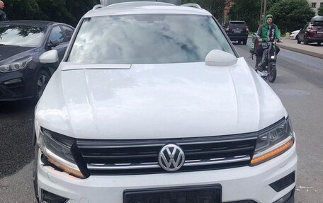 Volkswagen Tiguan II, 2017 год, 1 200 000 рублей, 2 фотография