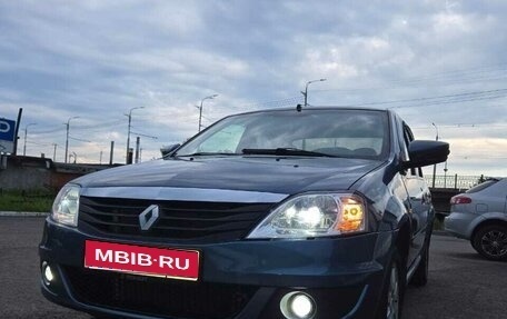 Renault Logan II, 2015 год, 635 000 рублей, 1 фотография