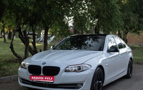 BMW 5 серия, 2012 год, 1 590 000 рублей, 3 фотография