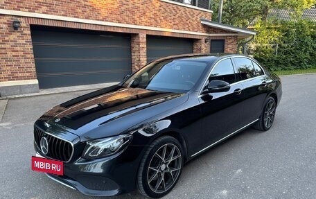 Mercedes-Benz E-Класс, 2017 год, 3 150 000 рублей, 3 фотография
