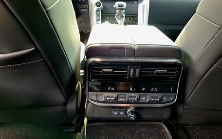 Toyota Land Cruiser, 2021 год, 10 100 000 рублей, 26 фотография