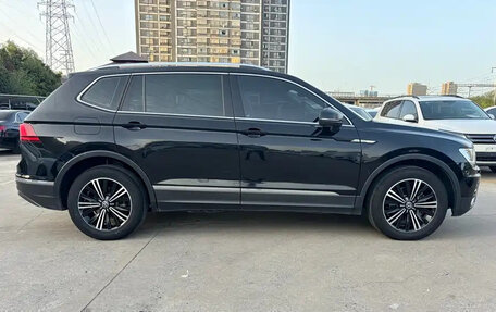 Volkswagen Tiguan II, 2021 год, 1 970 000 рублей, 7 фотография