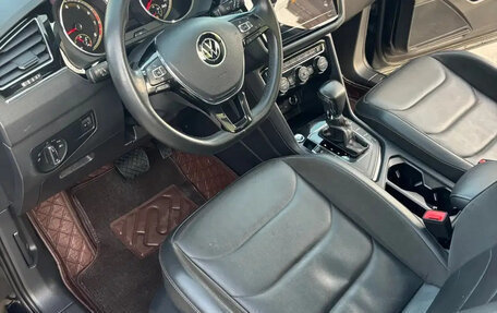 Volkswagen Tiguan II, 2021 год, 1 970 000 рублей, 8 фотография