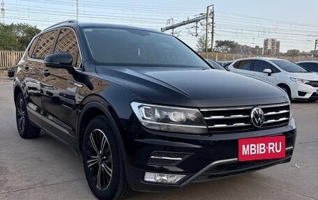 Volkswagen Tiguan II, 2021 год, 1 970 000 рублей, 3 фотография