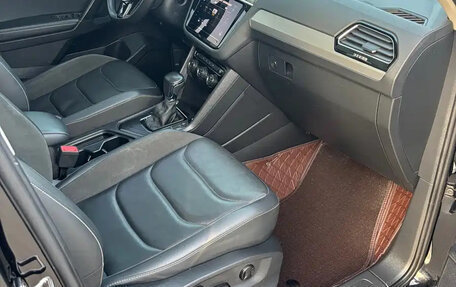 Volkswagen Tiguan II, 2021 год, 1 970 000 рублей, 10 фотография