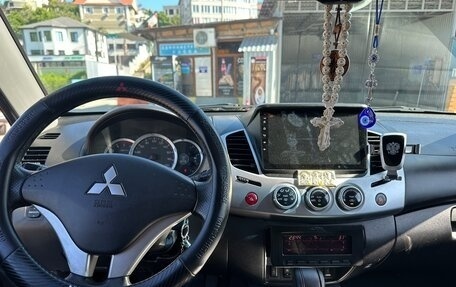 Mitsubishi L200 IV рестайлинг, 2013 год, 1 900 000 рублей, 7 фотография