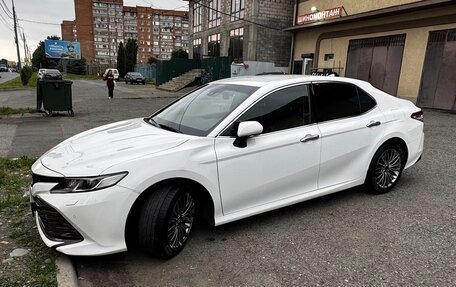 Toyota Camry, 2018 год, 2 100 000 рублей, 5 фотография
