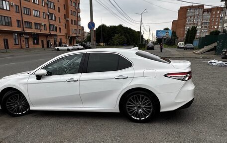 Toyota Camry, 2018 год, 2 100 000 рублей, 4 фотография