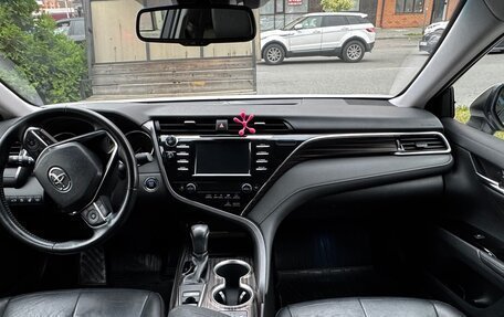 Toyota Camry, 2018 год, 2 100 000 рублей, 7 фотография
