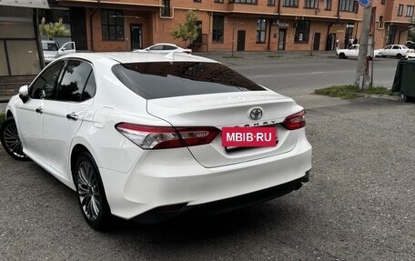 Toyota Camry, 2018 год, 2 100 000 рублей, 3 фотография