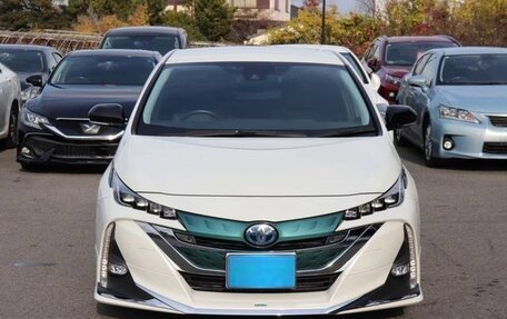 Toyota Prius IV XW50, 2021 год, 1 720 000 рублей, 2 фотография