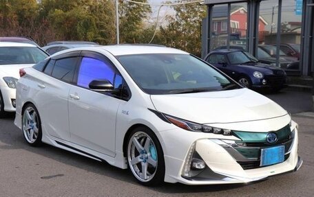 Toyota Prius IV XW50, 2021 год, 1 720 000 рублей, 3 фотография