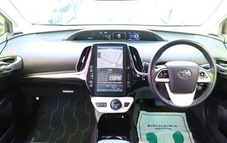 Toyota Prius IV XW50, 2021 год, 1 720 000 рублей, 12 фотография