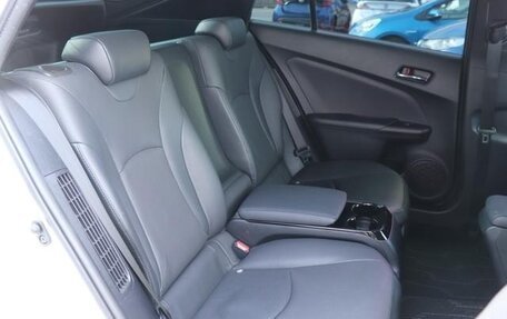 Toyota Prius IV XW50, 2021 год, 1 720 000 рублей, 26 фотография