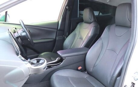 Toyota Prius IV XW50, 2021 год, 1 720 000 рублей, 24 фотография