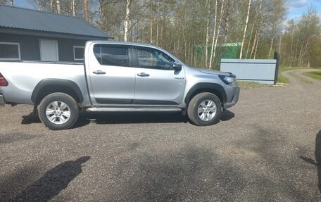 Toyota Hilux VIII, 2015 год, 2 600 000 рублей, 2 фотография