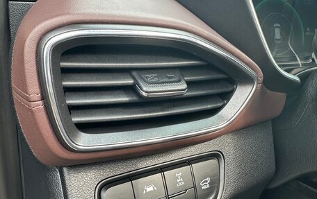 Hyundai Santa Fe IV, 2019 год, 2 990 000 рублей, 14 фотография