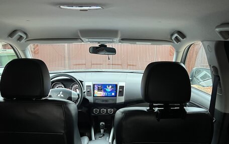 Mitsubishi Outlander III рестайлинг 3, 2011 год, 1 200 000 рублей, 5 фотография