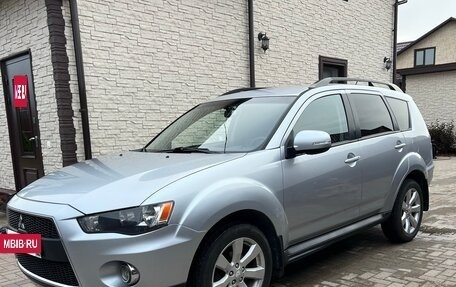 Mitsubishi Outlander III рестайлинг 3, 2011 год, 1 200 000 рублей, 2 фотография