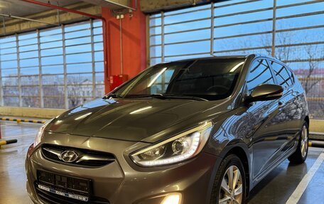 Hyundai Solaris II рестайлинг, 2013 год, 1 080 000 рублей, 5 фотография