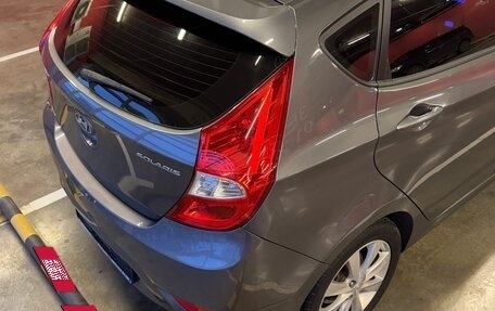 Hyundai Solaris II рестайлинг, 2013 год, 1 080 000 рублей, 17 фотография