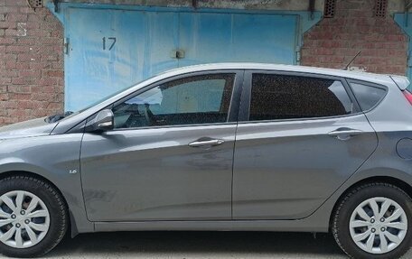 Hyundai Solaris II рестайлинг, 2013 год, 1 080 000 рублей, 39 фотография