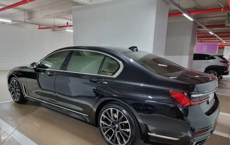 BMW 7 серия, 2022 год, 6 230 000 рублей, 2 фотография