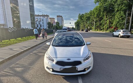 KIA cee'd III, 2015 год, 1 395 000 рублей, 24 фотография