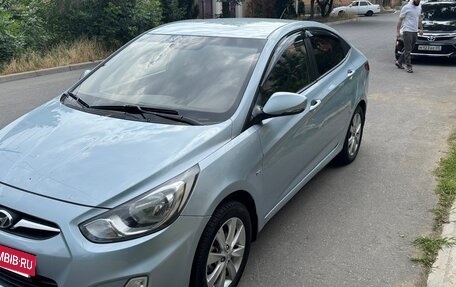Hyundai Solaris II рестайлинг, 2012 год, 780 000 рублей, 3 фотография