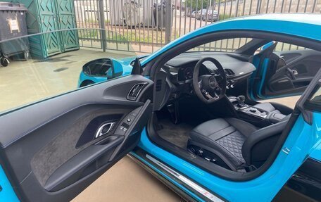 Audi R8, 2023 год, 15 000 000 рублей, 9 фотография