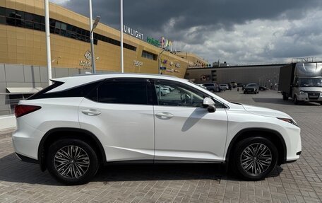 Lexus RX IV рестайлинг, 2017 год, 3 590 000 рублей, 6 фотография