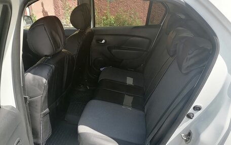 Renault Logan II, 2015 год, 575 000 рублей, 14 фотография