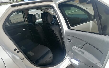 Renault Logan II, 2015 год, 575 000 рублей, 10 фотография