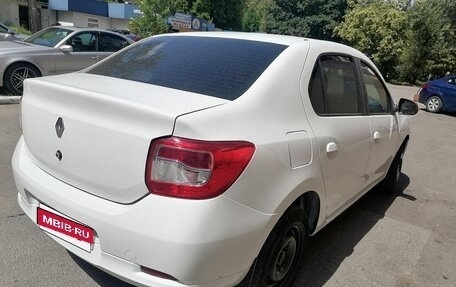 Renault Logan II, 2015 год, 575 000 рублей, 13 фотография