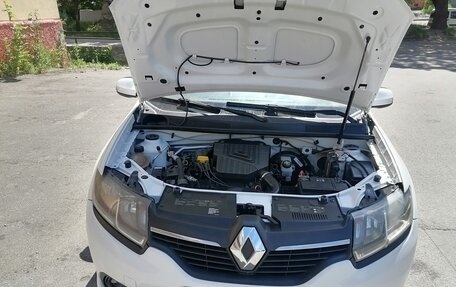 Renault Logan II, 2015 год, 575 000 рублей, 6 фотография