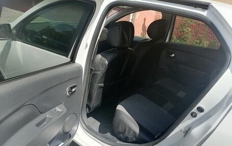 Renault Logan II, 2015 год, 575 000 рублей, 16 фотография