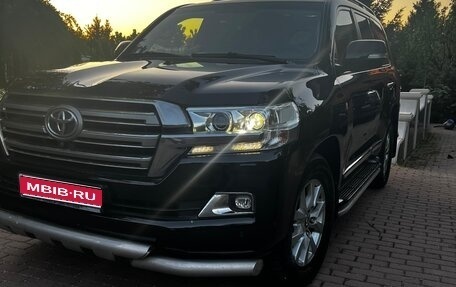 Toyota Land Cruiser 200, 2015 год, 5 200 000 рублей, 1 фотография
