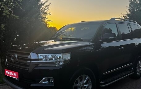 Toyota Land Cruiser 200, 2015 год, 5 200 000 рублей, 8 фотография