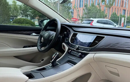 Buick LaCrosse III, 2022 год, 2 200 000 рублей, 8 фотография