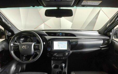 Toyota Hilux VIII, 2021 год, 4 095 000 рублей, 10 фотография
