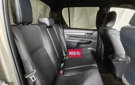 Toyota Hilux VIII, 2021 год, 4 095 000 рублей, 12 фотография