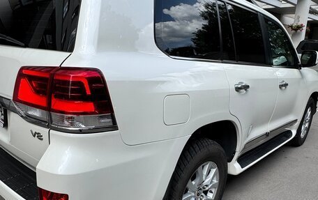 Toyota Land Cruiser 200, 2018 год, 5 890 000 рублей, 4 фотография