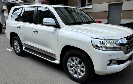 Toyota Land Cruiser 200, 2018 год, 5 890 000 рублей, 2 фотография