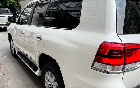 Toyota Land Cruiser 200, 2018 год, 5 890 000 рублей, 3 фотография
