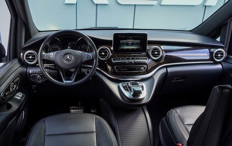 Mercedes-Benz V-Класс, 2019 год, 5 790 000 рублей, 6 фотография