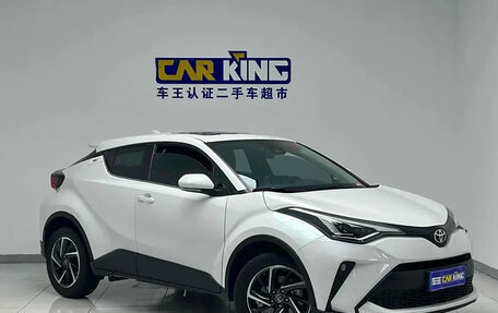 Toyota C-HR I рестайлинг, 2022 год, 2 150 000 рублей, 2 фотография