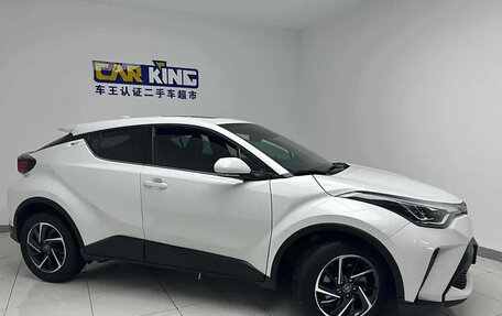 Toyota C-HR I рестайлинг, 2022 год, 2 150 000 рублей, 7 фотография