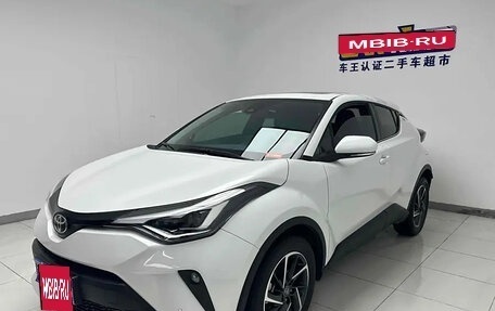 Toyota C-HR I рестайлинг, 2022 год, 2 150 000 рублей, 4 фотография