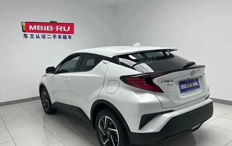 Toyota C-HR I рестайлинг, 2022 год, 2 150 000 рублей, 8 фотография