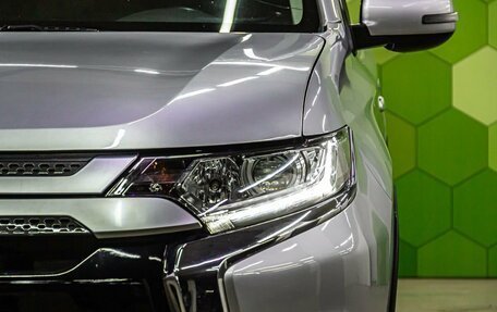Mitsubishi Outlander III рестайлинг 3, 2021 год, 1 900 000 рублей, 10 фотография